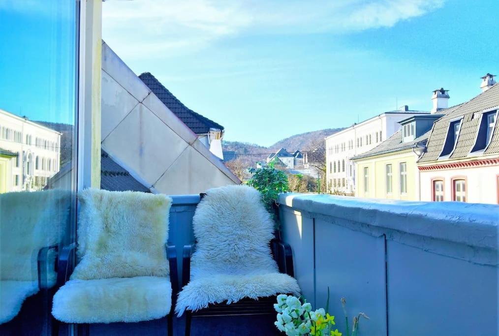 Apartamento 2br With Balconies And Art In Historical Area Bergen